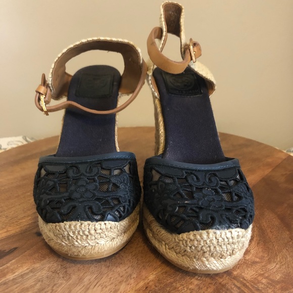 Gorgeous Tory Burch Navy Espadrilles size 6 - Picture 2 of 9